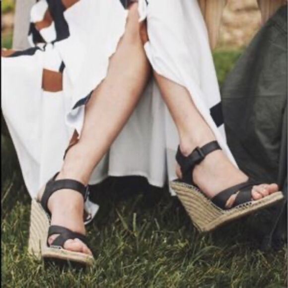 Joie Black Leather Strappy Espadrille Wedge Sandals Sz 38.5/US 7.5 - Picture 1 of 7